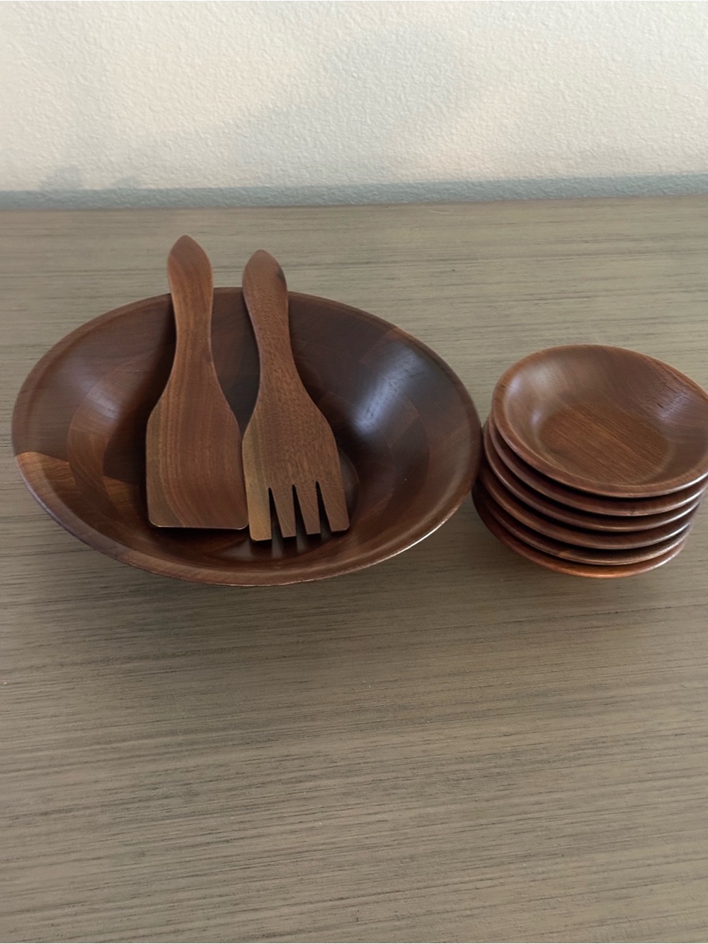 Ozark solid walnut salad serving bowl utensil and 6 bowls. - Picture 10 of 10